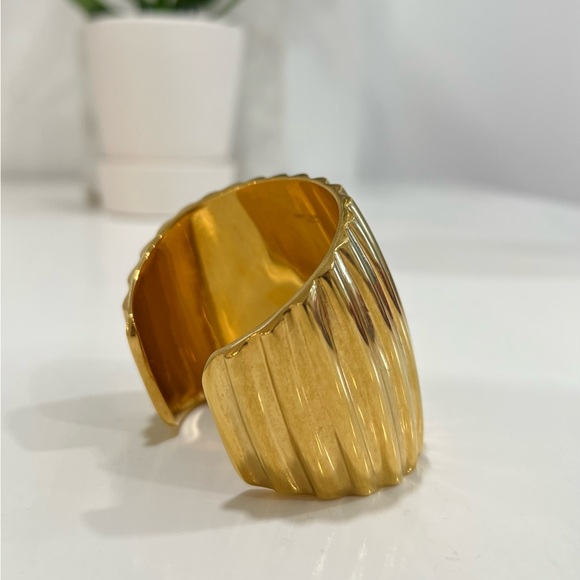 Saint Laurent Geometric Oversize Groove Cuff - Picture 7 of 10